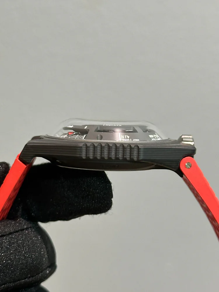 Urwerk UR-100V LIGHTSPEED LE